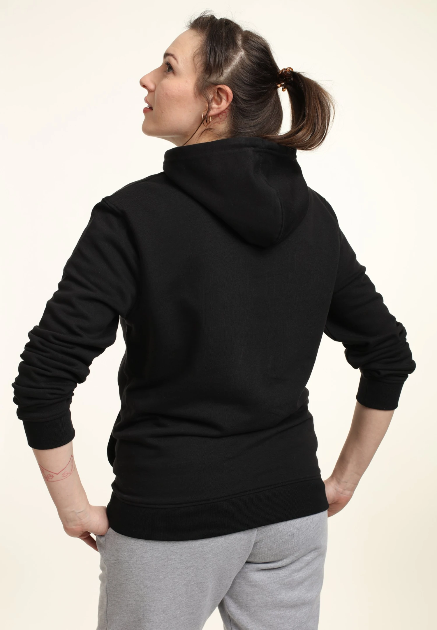 Henry Tiger Outer Banks Jj Maybank Hero - Hoodie - Black - Afbeelding 2