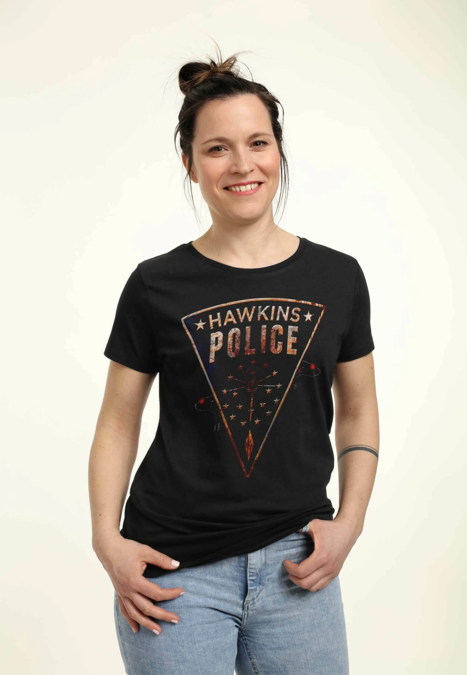 Henry Tiger Stranger Things Hawkins Police Rats - T-Shirt Print - Black - Afbeelding 4